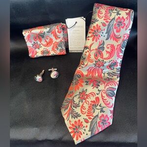 NWT-Silk Floral Patterned Tie Set with Cufflinks